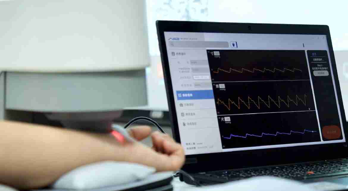 OBPay耘康以高解析与拟真的显示技术，，将其应用于中医检测，，，，提供“中医数位化检测方案”，，，使传统中医检测结果数据化与可视化