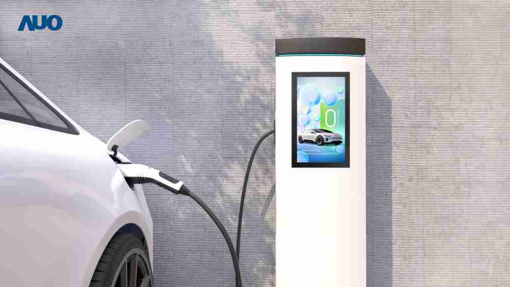 友達〝EVSE車用充電樁解決方案〞專為電動汽車充電樁設計，，具有高亮度、、克服戶外艱難環境的耐溫、、耐紫外線等特性，，並搭載散熱性及擴充性強的高效能工業電腦，，，可實現人機互動訴求，，，如資訊顯示、、支付等應用