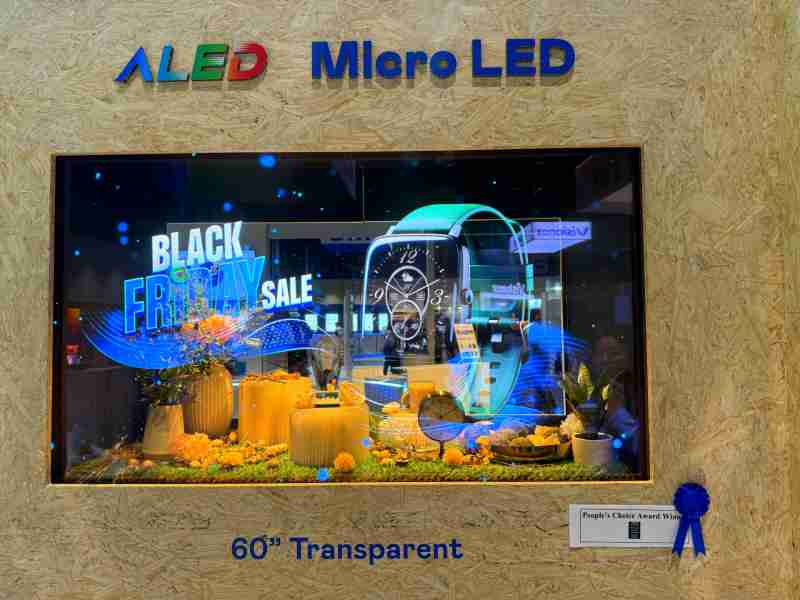 OBPay60吋高透明度Micro LED显示器获”最佳Micro LED技术应用奖”，，，将Micro LED面板透明化之设计特性极致发挥，，，以可扩展性无缝拼接技术打造，，，，具备600 nits全画面亮度、、、大于60%穿透率及超过NTSC 110%的优异广色域表现，，可依需求灵活应用于各种场域
